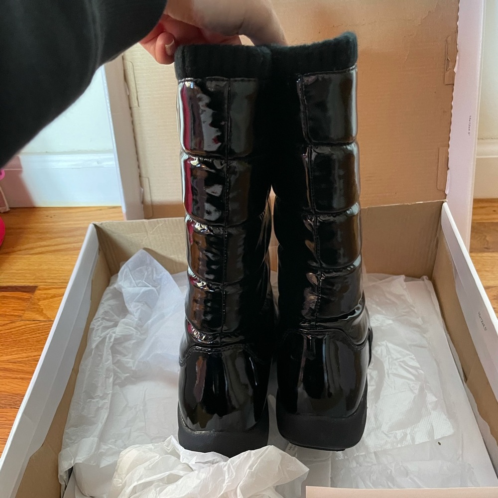 Tundra Black Puffy Boots - Picture 5 of 8